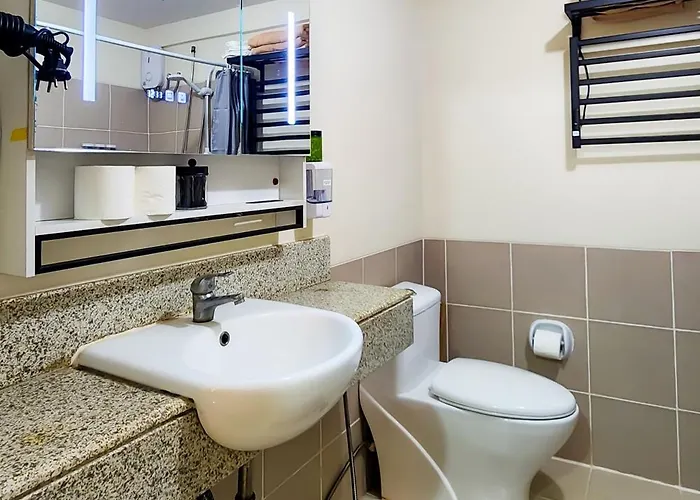 2br Fully Air-conditioned Staycation With Parking * Manila