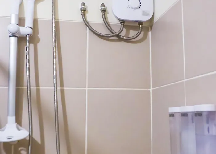 2br Fully Air-conditioned Staycation With Parking